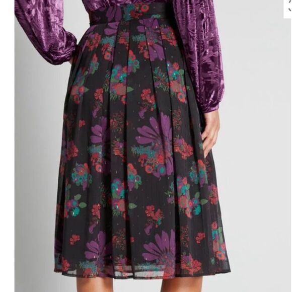NWT ModCloth Meow Bouquet Pleated Swing Skirt Size 6 - Picture 1 of 13